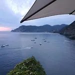 Monterosso Garden House *