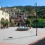Monterosso Garden House