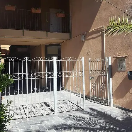 Monterosso Garden House *