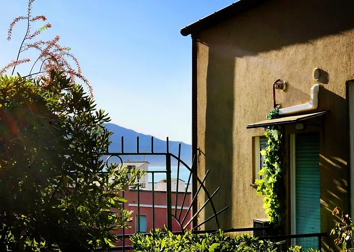 Monterosso Garden House مونتيروسّو ال ماري