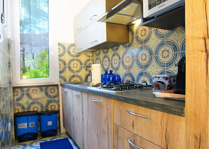 Monterosso Garden House مونتيروسّو ال ماري