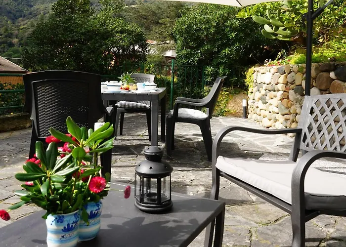 Monterosso Garden House مونتيروسّو ال ماري