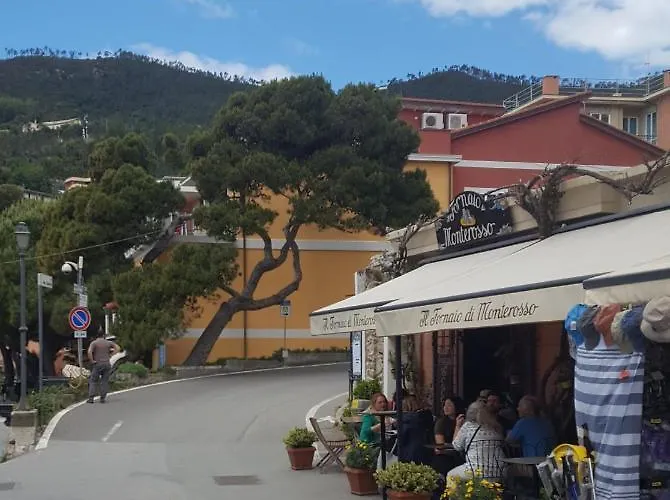 Monterosso Garden House *